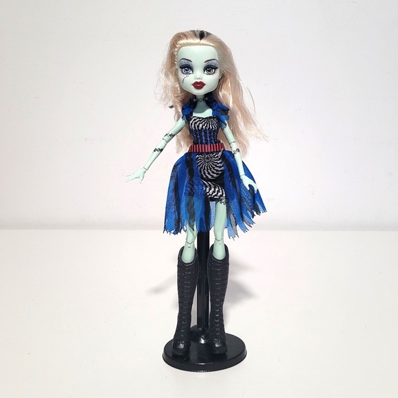 Monster High Freak du Chic Frankie Stein Doll - Picture 1 of 3